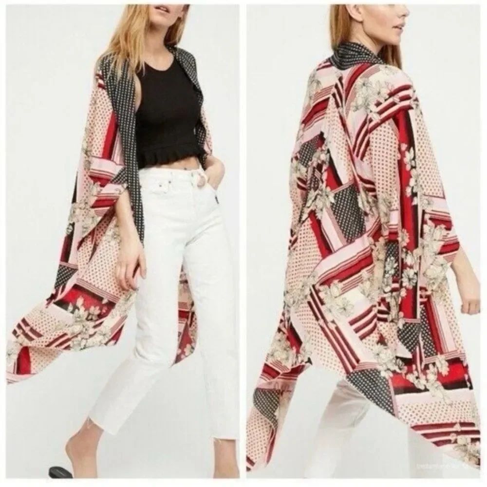 FREE PEOPLE Morning Glory
Printed Kimono Size O/S